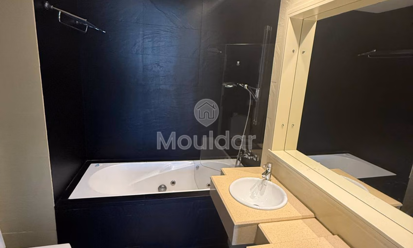 Appartement à Louer: 3 Chambres à Aïn Diab, Casablanca