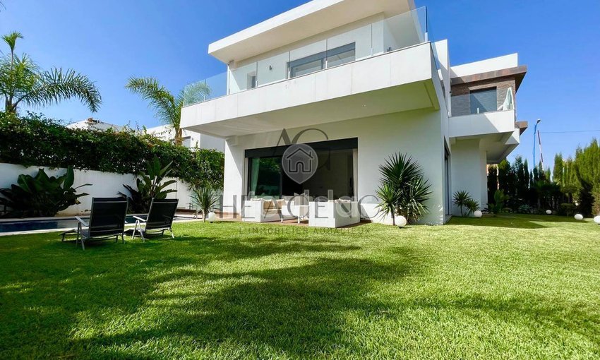 Villa à vendre à Tamaris avec piscine et garage