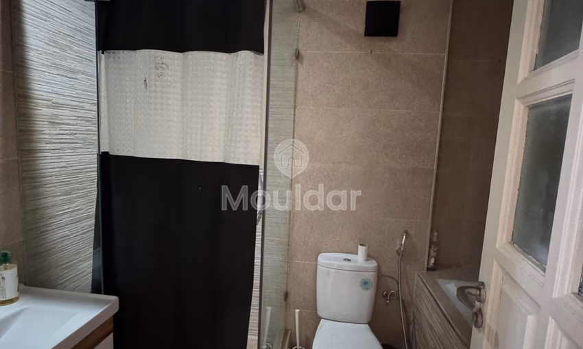 شقة للإيجار في دار بوعزة: 2 غرفة مريحة