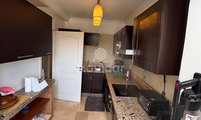 شقة للإيجار في دار بوعزة: 2 غرفة مريحة