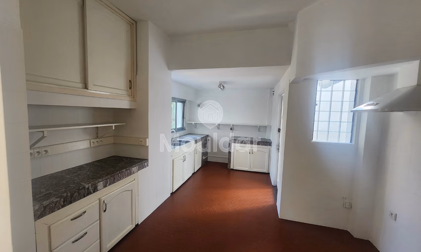 Villa à Louer à Rabat - Agdal: Élégance et Confort Villa à Louer à Rabat - Agdal: Élégance et Confort