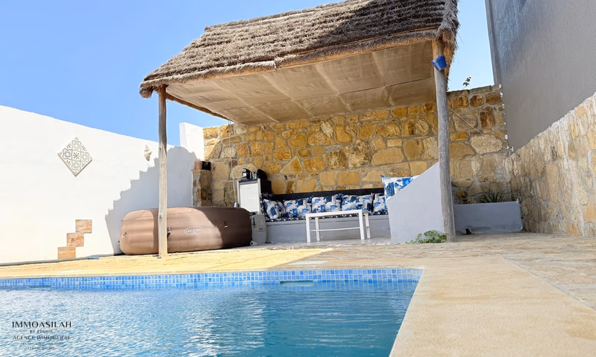 فيلا فاخرة في الصِّيْلَة