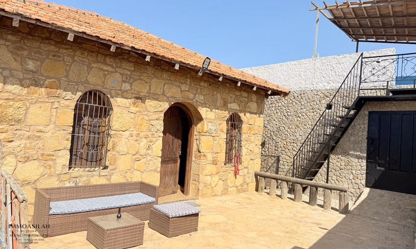 فيلا فاخرة في الصِّيْلَة