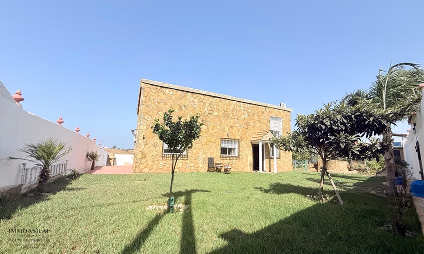 فيلا فاخرة في الصِّيْلَة