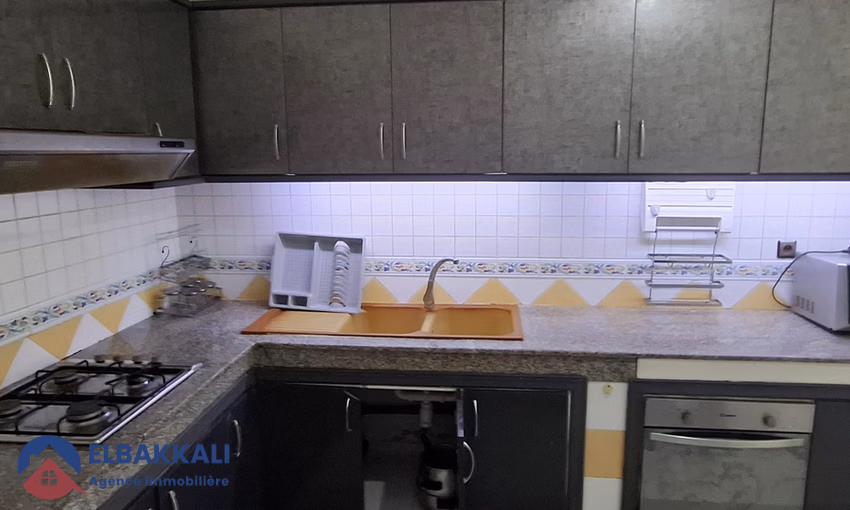 Grand appartement 4 chambres meublé à iberia