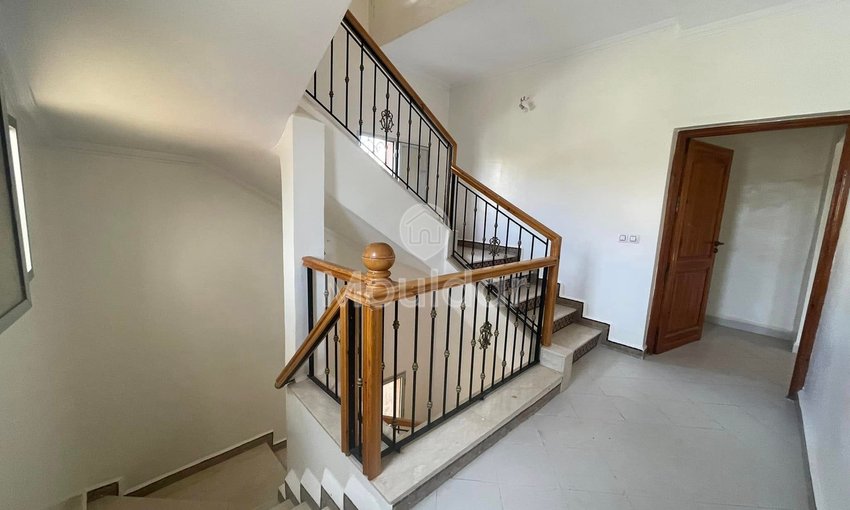 Villa de Luxe à Louer à Marrakech avec Balcon et 5 Chambres - view 15