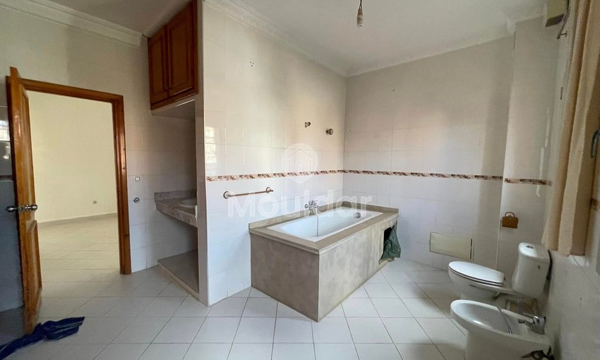 Villa de Luxe à Louer à Marrakech avec Balcon et 5 Chambres - view 26