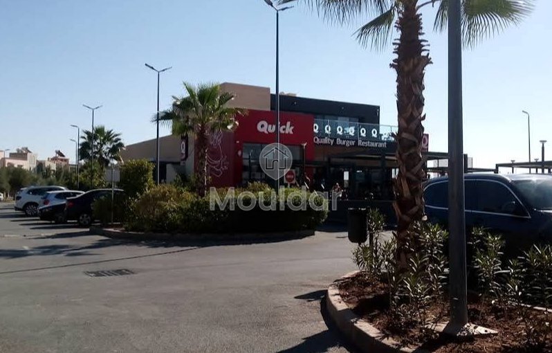 Geräumige Villa zum Verkauf mit Garten und Pool in Marrakesch