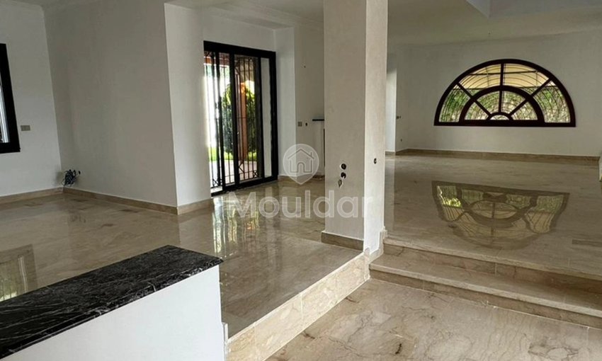 فيلا استثنائية للإيجار في الرباط، حي الرياض مع حديقة - view 4