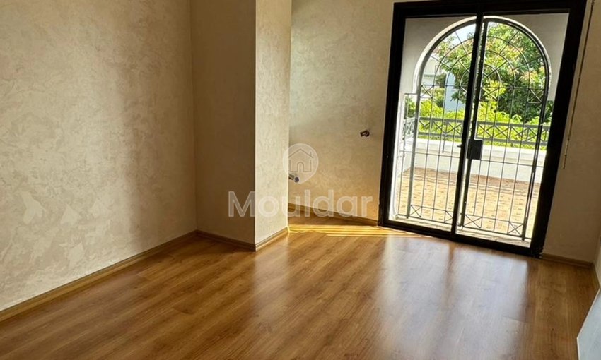 فيلا استثنائية للإيجار في الرباط، حي الرياض مع حديقة - view 5