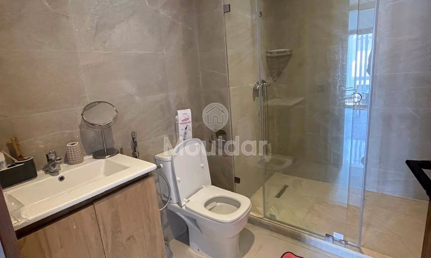 شقة للإيجار في دار بوعزة: الراحة والأمان