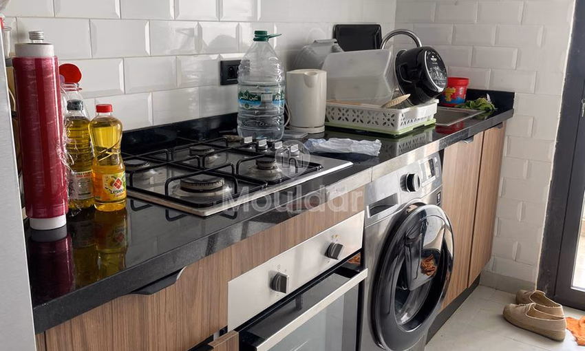 شقة للإيجار في دار بوعزة: الراحة والأمان