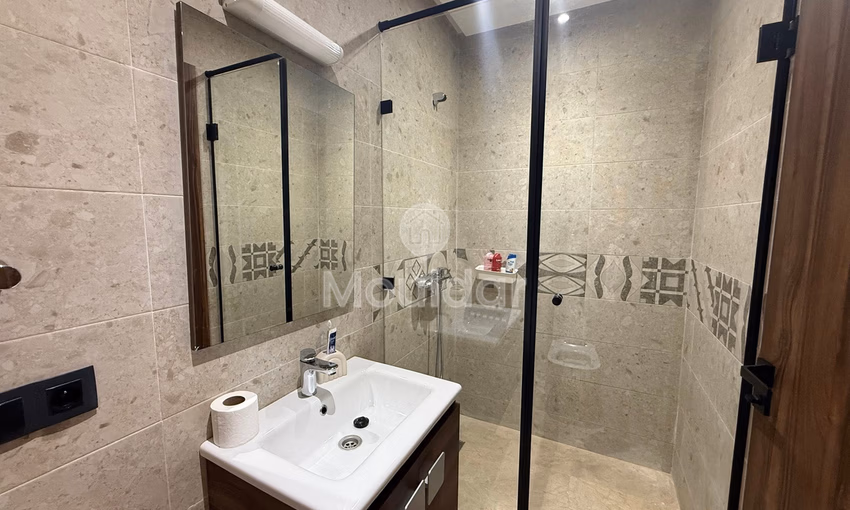 Appartement À Vendre: 2 Chambres, Sécurisé à Mers Sultan Appartement À Vendre: 2 Chambres, Sécurisé à Mers Sultan