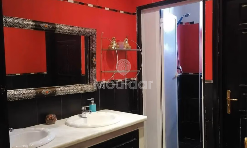 فيلا فاخرة في مراكش: 10 غرف مع حمام سباحة وحديقة فيلا فاخرة في مراكش: 10 غرف مع حمام سباحة وحديقة