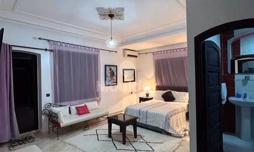 فيلا فاخرة في مراكش: 10 غرف مع حمام سباحة وحديقة فيلا فاخرة في مراكش: 10 غرف مع حمام سباحة وحديقة