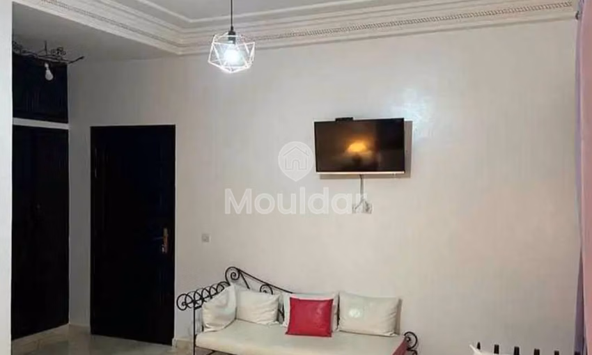 فيلا فاخرة في مراكش: 10 غرف مع حمام سباحة وحديقة فيلا فاخرة في مراكش: 10 غرف مع حمام سباحة وحديقة