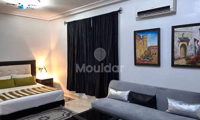 فيلا فاخرة في مراكش: 10 غرف مع حمام سباحة وحديقة فيلا فاخرة في مراكش: 10 غرف مع حمام سباحة وحديقة