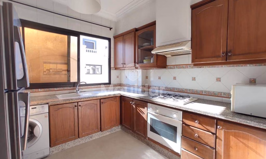 Appartement à Louer à Aïn Diab : Ambiance Moderne et Confort