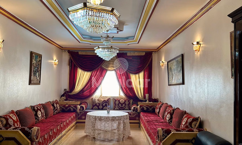 شقة للإيجار في طنجة: 3 غرف نوم مع مطبخ مجهز