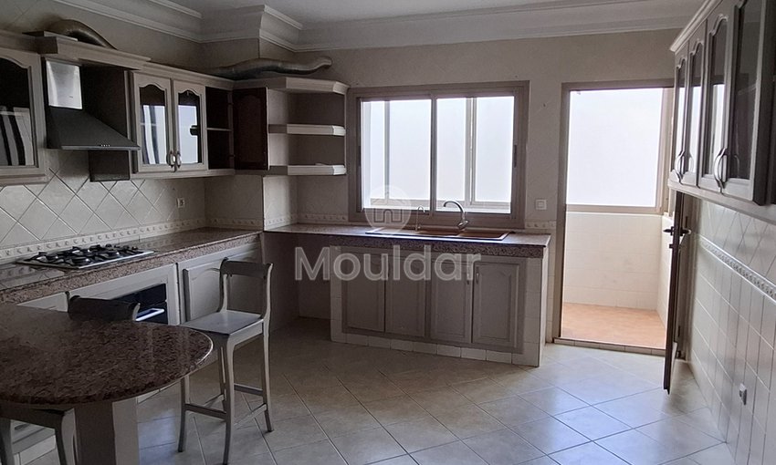 Appartement à Louer à Tanger : 5 Chambres, Vue Imprenable - view 18