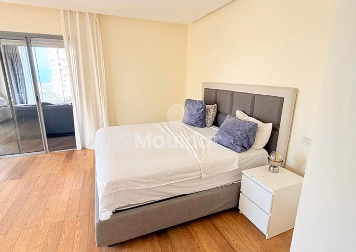 شقة مفروشة رائعة في عين دياب: راحة وحداثة شقة مفروشة رائعة في عين دياب: راحة وحداثة