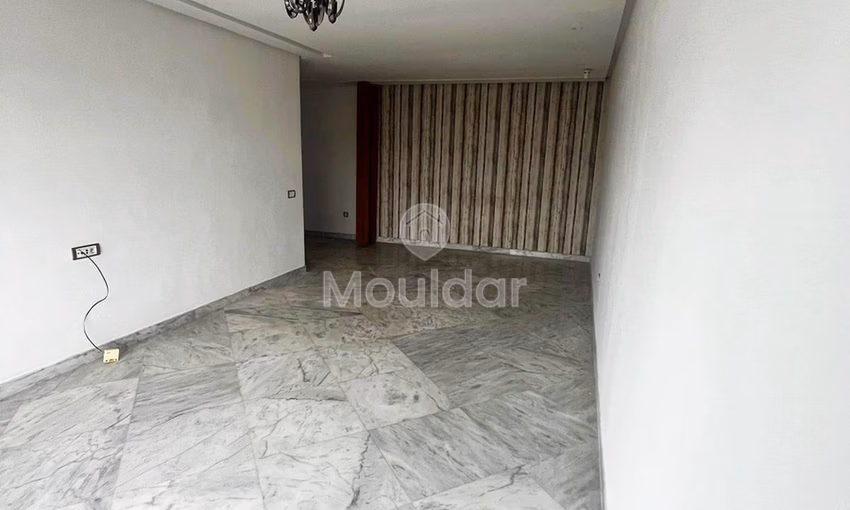 Appartement Chic à Aïn Diab: 2 Chambres, Balcon & Sécurité Appartement Chic à Aïn Diab: 2 Chambres, Balcon & Sécurité