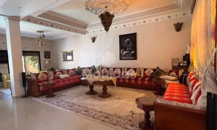 Villa Lujosa en Marrakech: 4 Habitaciones con Piscina y Jardín