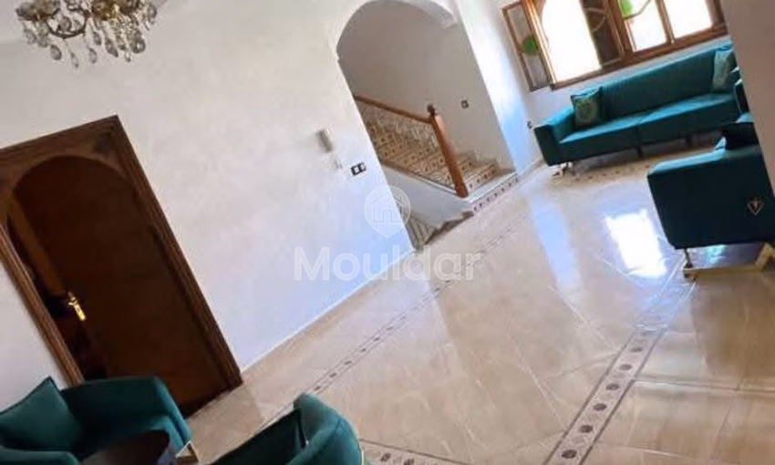 Villa Lujosa en Marrakech: 4 Habitaciones con Piscina y Jardín