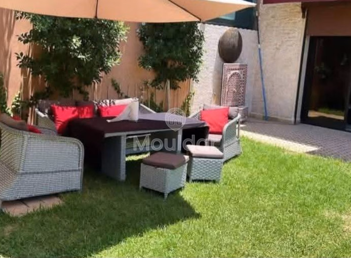 Villa Lujosa en Marrakech: 4 Habitaciones con Piscina y Jardín