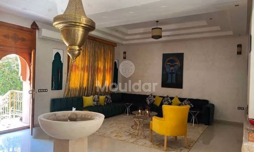 Villa Lujosa en Marrakech: 4 Habitaciones con Piscina y Jardín