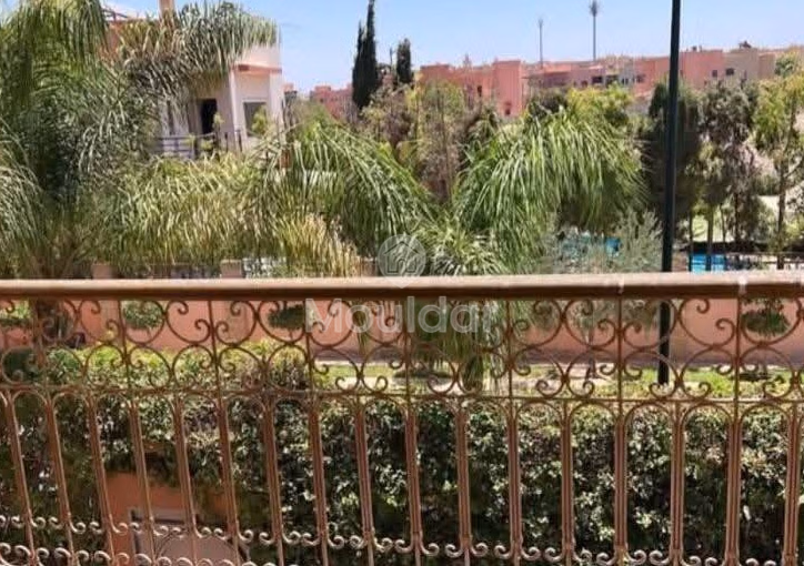 Villa Lujosa en Marrakech: 4 Habitaciones con Piscina y Jardín