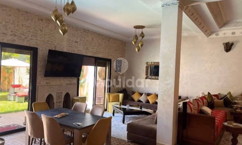 Villa Lujosa en Marrakech: 4 Habitaciones con Piscina y Jardín