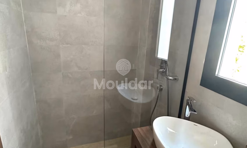 Estudio Amueblado en Alquiler en Casablanca - Racine, Listo para Habitar