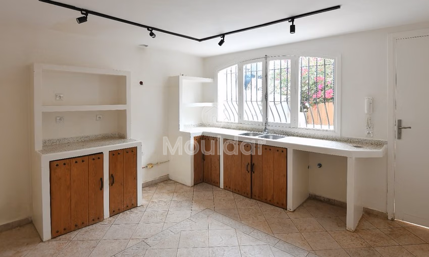 House for Rent in Aïn Diab: Elegance and Comfort!