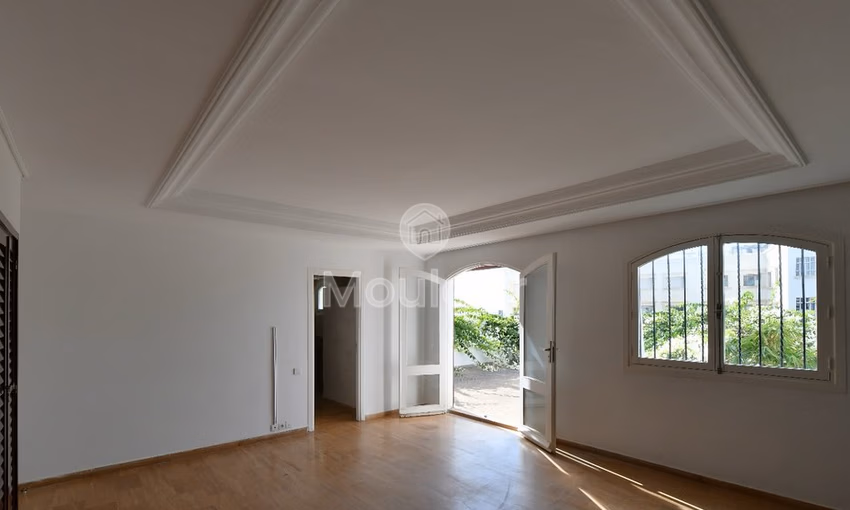 House for Rent in Aïn Diab: Elegance and Comfort!