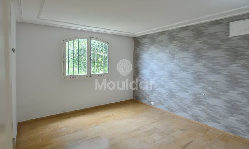 House for Rent in Aïn Diab: Elegance and Comfort!