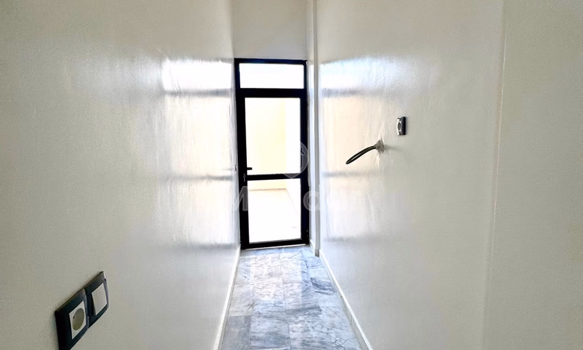 Spacious Apartment for Sale in Fez - Comfort and Amenities Spacious Apartment for Sale in Fez - Comfort and Amenities