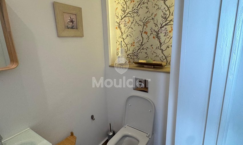 Entdecken Sie dieses hochwertige möblierte Studio in Anfa, in der Nähe des Lycée Lyautey. Eingebettet in eine luxuriöse Residenz im obersten Stockwerk, ist dieses Studio ideal für diejenigen, die Komfort und Eleganz suchen. - view 7