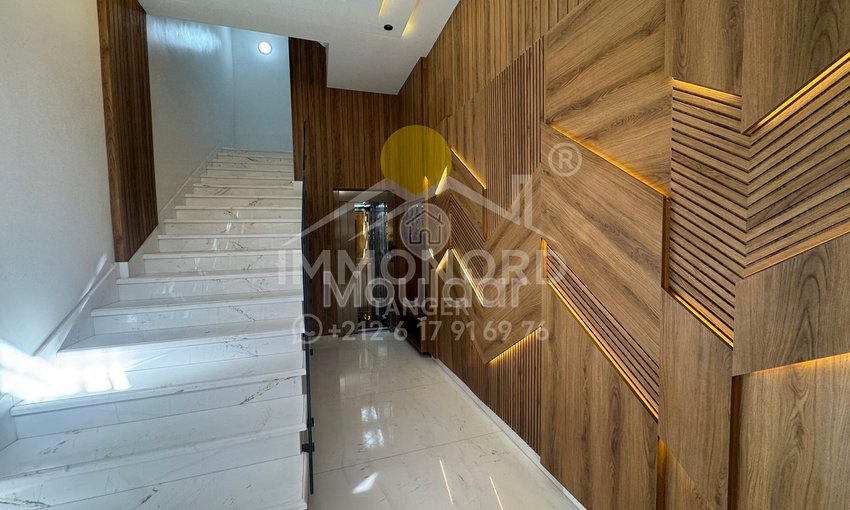 Appartement à Louer à Tanger : 3 Chambres avec Balcon - view 2