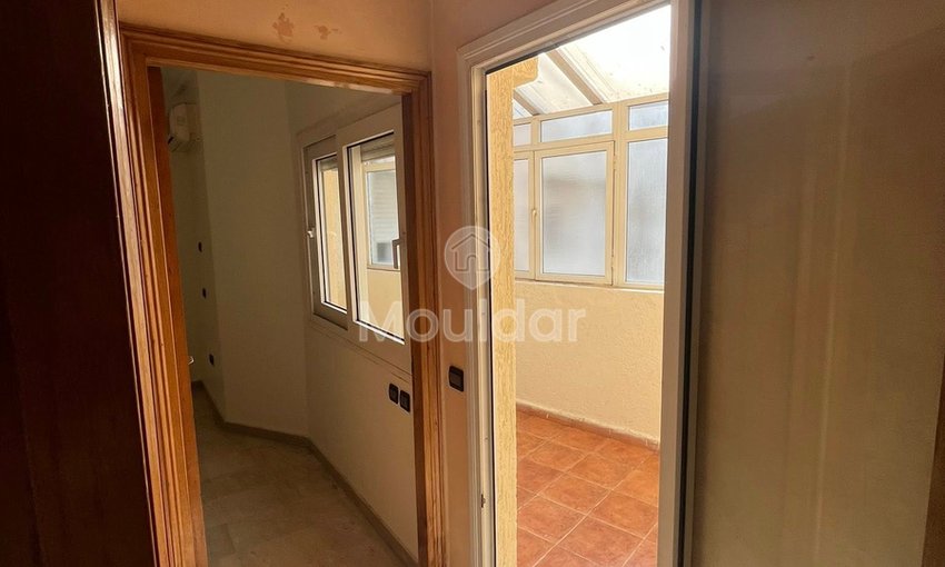 Casablanca'da teras ve klima ile modern bir daire kiralık - view 6