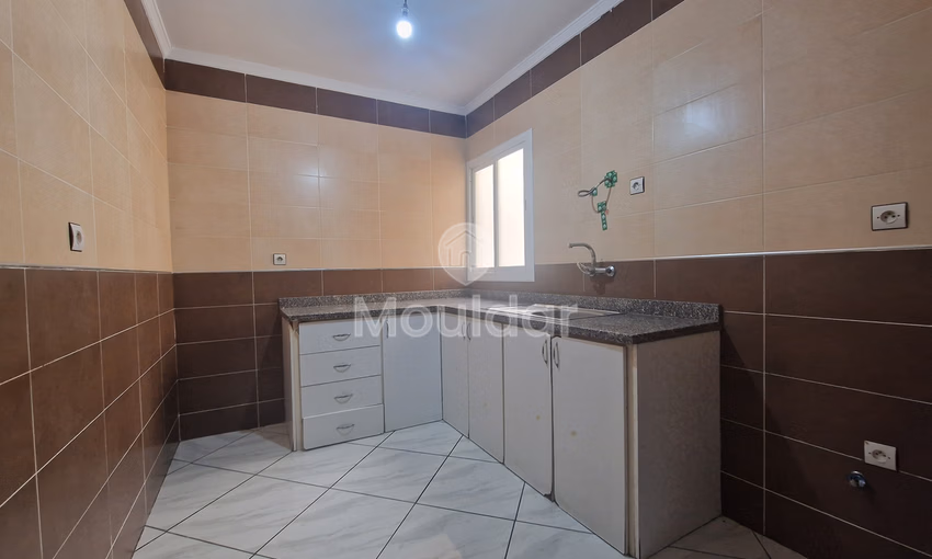 شقة للإيجار في القصر الكبير مع شرفة ساحرة شقة للإيجار في القصر الكبير مع شرفة ساحرة