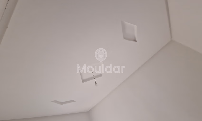 شقة للإيجار في القصر الكبير مع شرفة ساحرة شقة للإيجار في القصر الكبير مع شرفة ساحرة