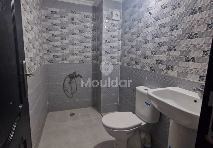 شقة للإيجار في القصر الكبير مع شرفة ساحرة شقة للإيجار في القصر الكبير مع شرفة ساحرة