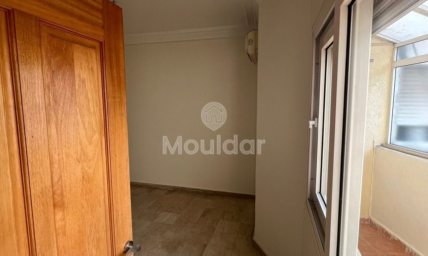 Casablanca'da teras ve klima ile modern bir daire kiralık - view 9