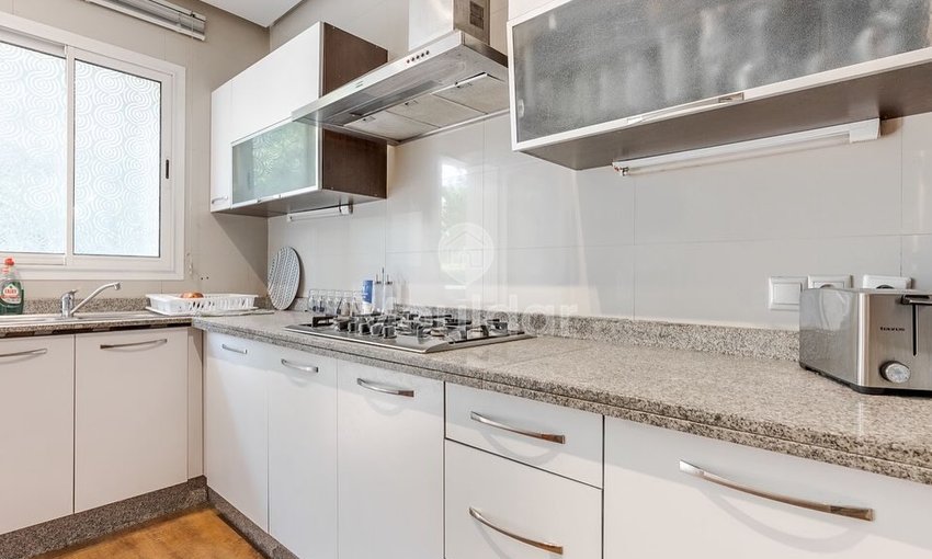 شقة للإيجار في عين دياب: رفاهية وراحة - view 8