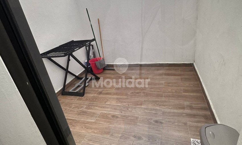 De închiriat: Apartament modern cu balcon în Casablanca - view 5