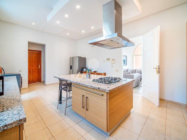 Luxusvilla in Marrakesch mit Pool und privatem Garten - view 22