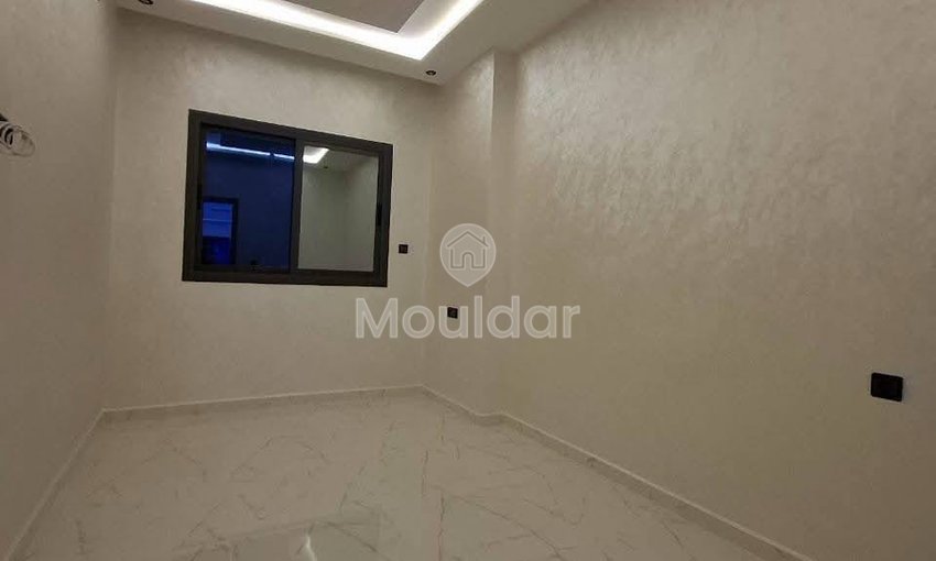 Apartment in Martil: 2 Bedrooms with Balcony and Equipped Kitchen