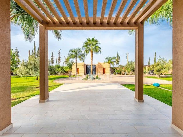 فيلا فاخرة في مراكش: ملاذ مع حمام سباحة وحديقة - view 11