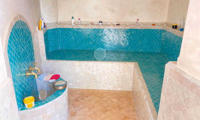 رياض فاخر في مراكش: راحة وهروب شامل